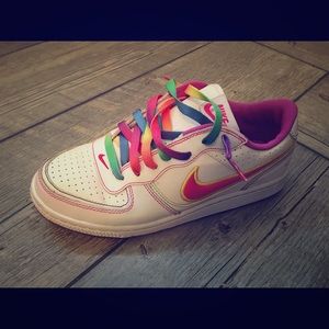 Nike Girls Youth Indee (GS) Size 5 Rainbow